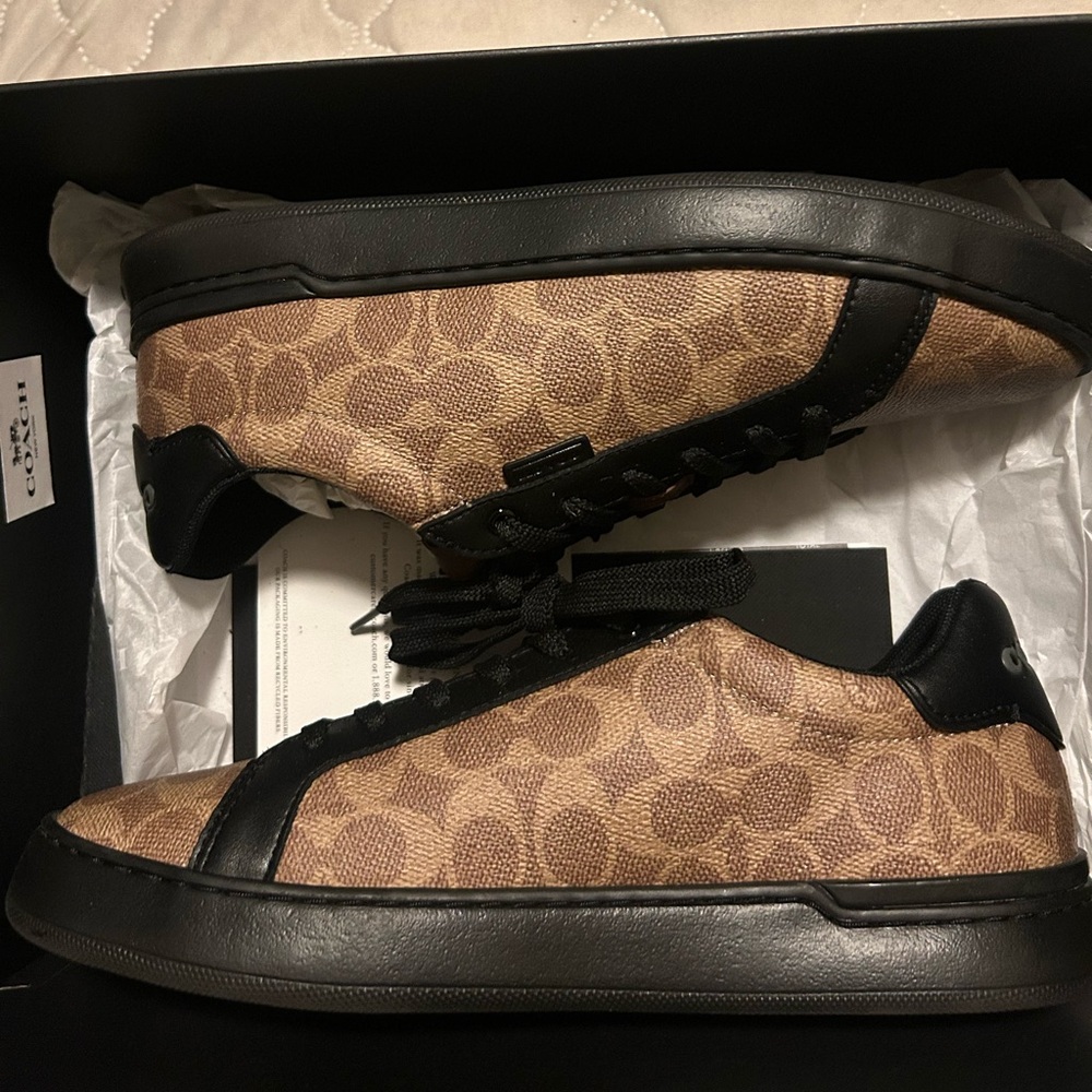 Men’s coach shoes - Picture 3 of 4